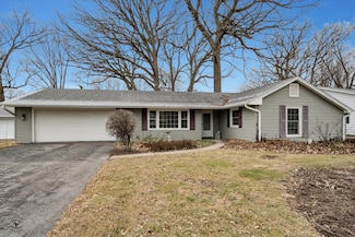 46 Briarcliff Rd, Montgomery, IL 60538