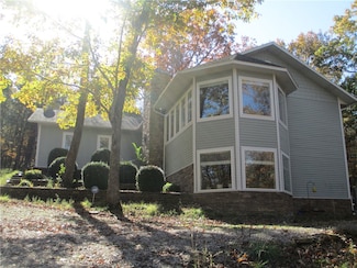 8 Hickory Cir, Eureka Springs, AR 72631