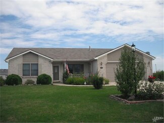 906 Prairie Ln, Ossian, IN 46777