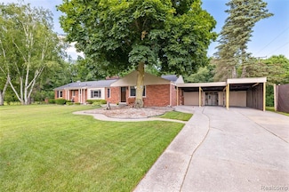 2151 Arlington Rd, Columbus, MI 48063