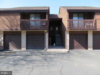 11 Summit Ct, Annandale, NJ 08801