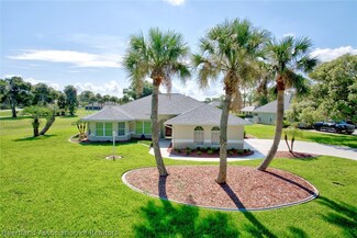 2800 Meadowood Ln, Sebring, FL 33875
