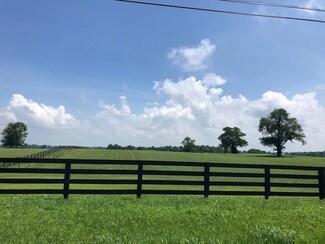 1560 Clifton Rd, Versailles, KY 40383