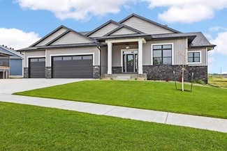 1708 Green Oak Cir, Tiffin, IA 52340