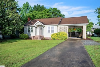 9 Shamrock Ln, Greenville, SC 29609