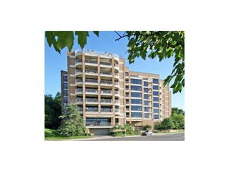 433 1st St, Kansas City, MO 64163