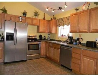 17 Birch Dr, Petersham, MA 01366