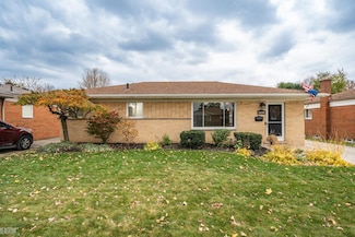 8258 Linda St, Warren, MI 48093