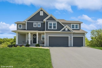 4738 Maas Ct, Minnetrista, MN 55375