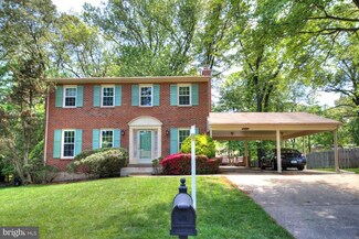 4327 Farm House Ln, Fairfax, VA 22032