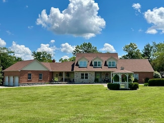 6135 Martha Dr N, Aurora, IN 47001