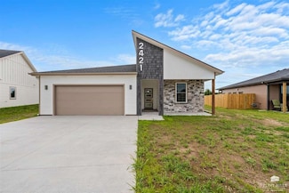 2421 Harrier Dr, Junction City, KS 66441