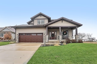 704 Vineyard Dr, Cambridge, WI 53523