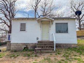 317 W Brook St, Neosho, MO 64850