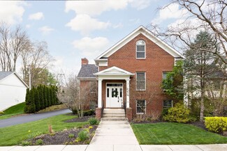 600 N Elm St, Zionsville, IN 46077