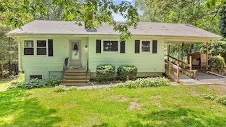 31 Richard Rd, Gales Ferry, CT 06335