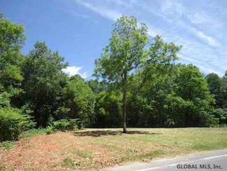 376 W Maple St, Corinth, NY 12822