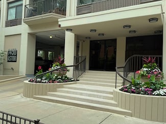 1450 N Astor St Unit 5C, Chicago, IL 60610