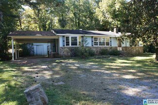 520 Kilarney Ave, Weaver, AL 36277