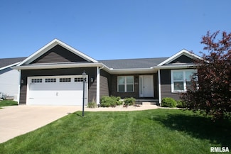 1515 Calvin Dr, Washington, IL 61571