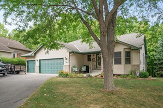 11770 N Meadow Curve, Lindstrom, MN 55045