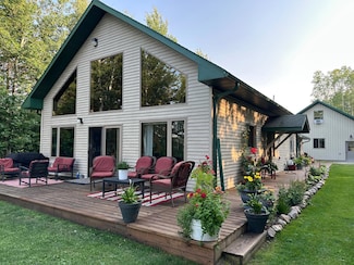 1415 Riverside Dr NW, Baudette, MN 56623