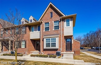 13103 Woodridge Cir, Plymouth, MI 48170