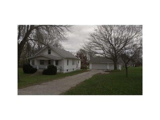 3927 Central Ave, Alburnett, IA 52202