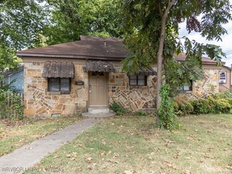 1023 S 19th St, Fort Smith, AR 72901