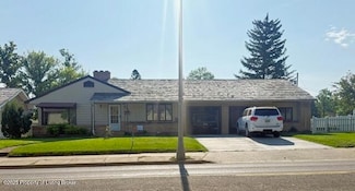 832 3rd Ave W, Dickinson, ND 58601