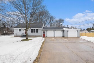 4608 S Quarterline Rd, Muskegon, MI 49444
