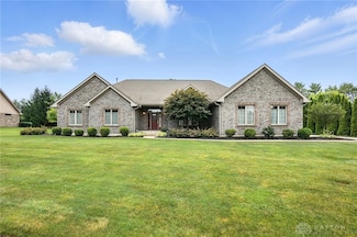 3791 Coffeat Dr, Bellbrook, OH 45305