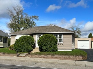 122 Sinclair Lewis Ave, Sauk Centre, MN 56378