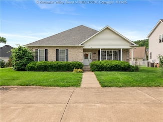 182 Glen Oaks Ct, Hurricane, WV 25526