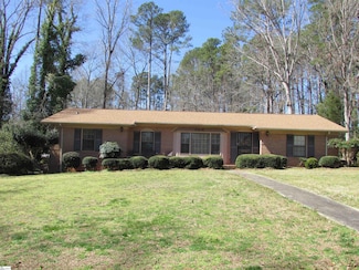 104 Pine Rd, Laurens, SC 29360