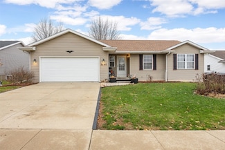 2290 Hillview Dr, Marion, IA 52302