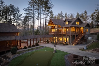 1989 Johns Ridge Pkwy, Lenoir, NC 28645