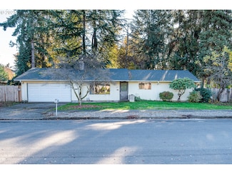 208 NW 24th St, McMinnville, OR 97128
