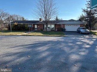 554 High St, Chambersburg, PA 17201