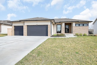 1226 W Lakeway Ct, Andover, KS 67002