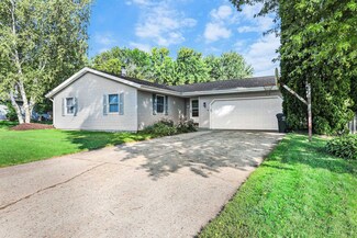 512 Mellum Dr, Stoughton, WI 53589