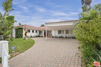 16906 Enchanted Place, Pacific Palisades, CA 90272