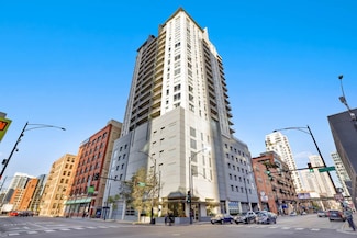 330 W Grand Ave Unit P129, Chicago, IL 60654