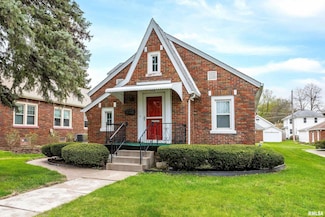 2205 E Lombard St, Davenport, IA 52803