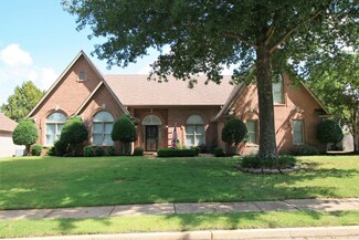 9862 Woodland Hills Dr, Cordova, TN 38018
