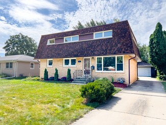 1501 W Willow Ln, Mount Prospect, IL 60056