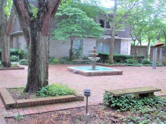 840 Malabu Dr Unit 207, Lexington, KY 40502