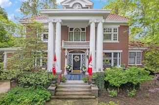 2465 E Broad St, Columbus, OH 43209