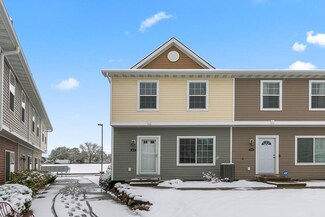 6972 George Eliot Dr, Johnston, IA 50131