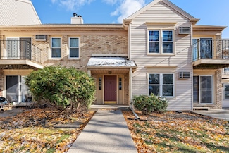 6710 Park Ridge Dr Unit B, Madison, WI 53719
